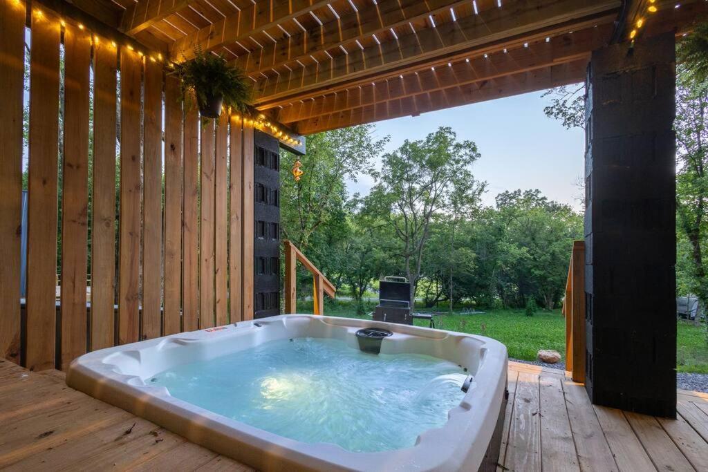 Valhalla Cabins Aframes With Hot Tubs & Sauna Cosby 外观 照片