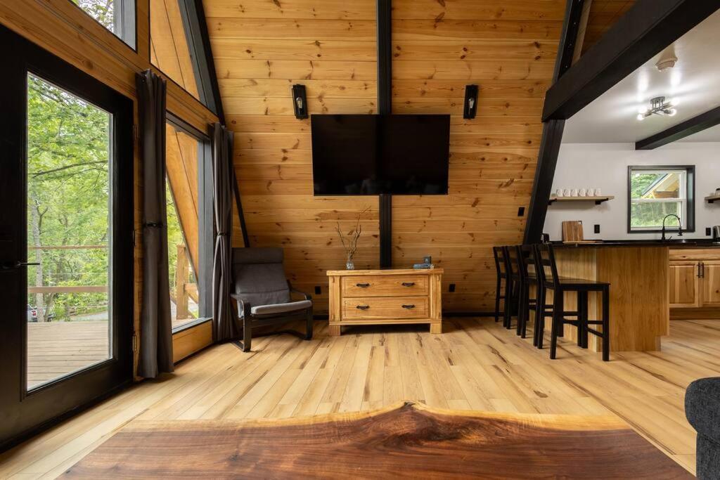Valhalla Cabins Aframes With Hot Tubs & Sauna Cosby 外观 照片