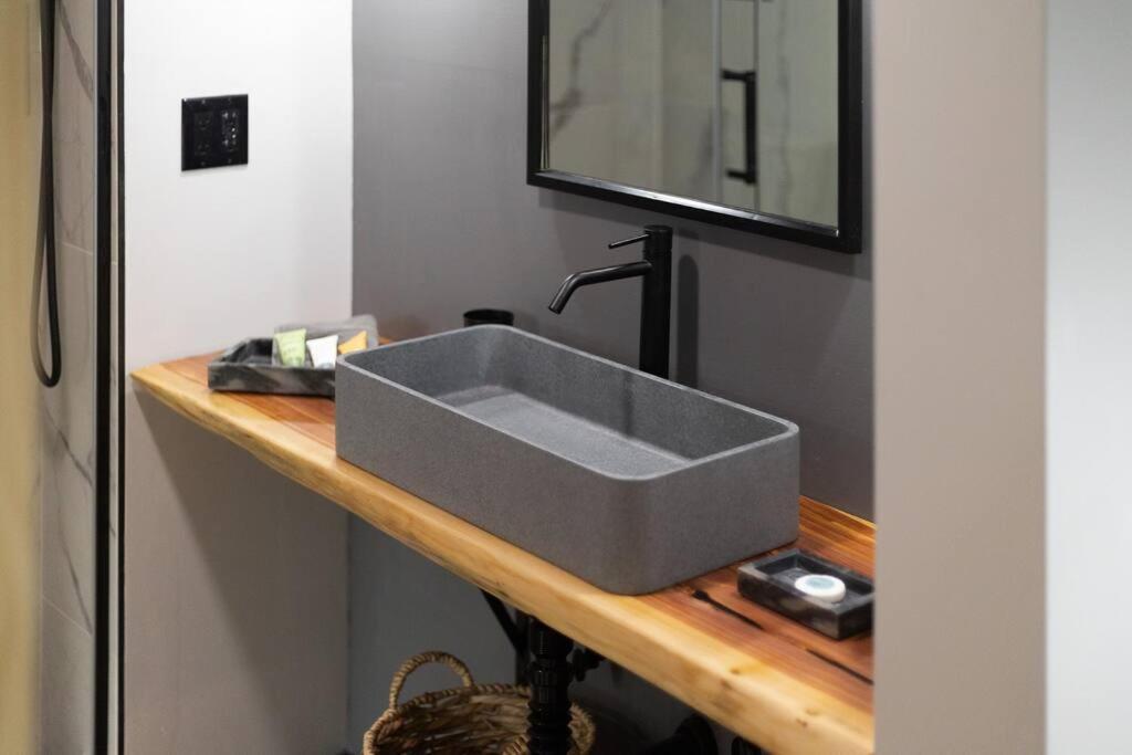 Valhalla Cabins Aframes With Hot Tubs & Sauna Cosby 外观 照片